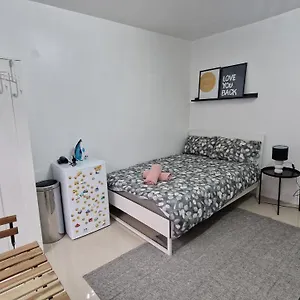 Apartment Small Cozy Zone 1, London
